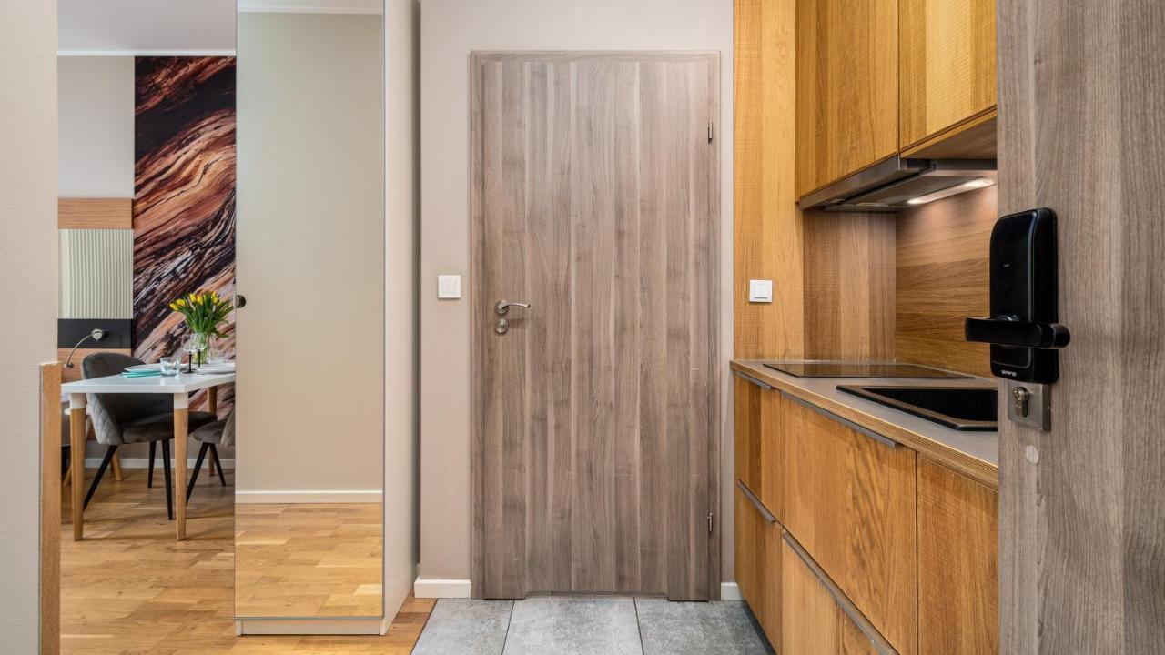 Apartamenty Sun & Snow 19 Dzielnica With Free Parking Varsovie Extérieur photo